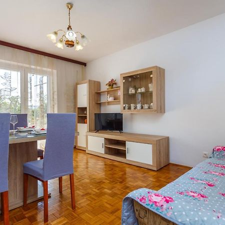Apartment Dragica Кърк Екстериор снимка