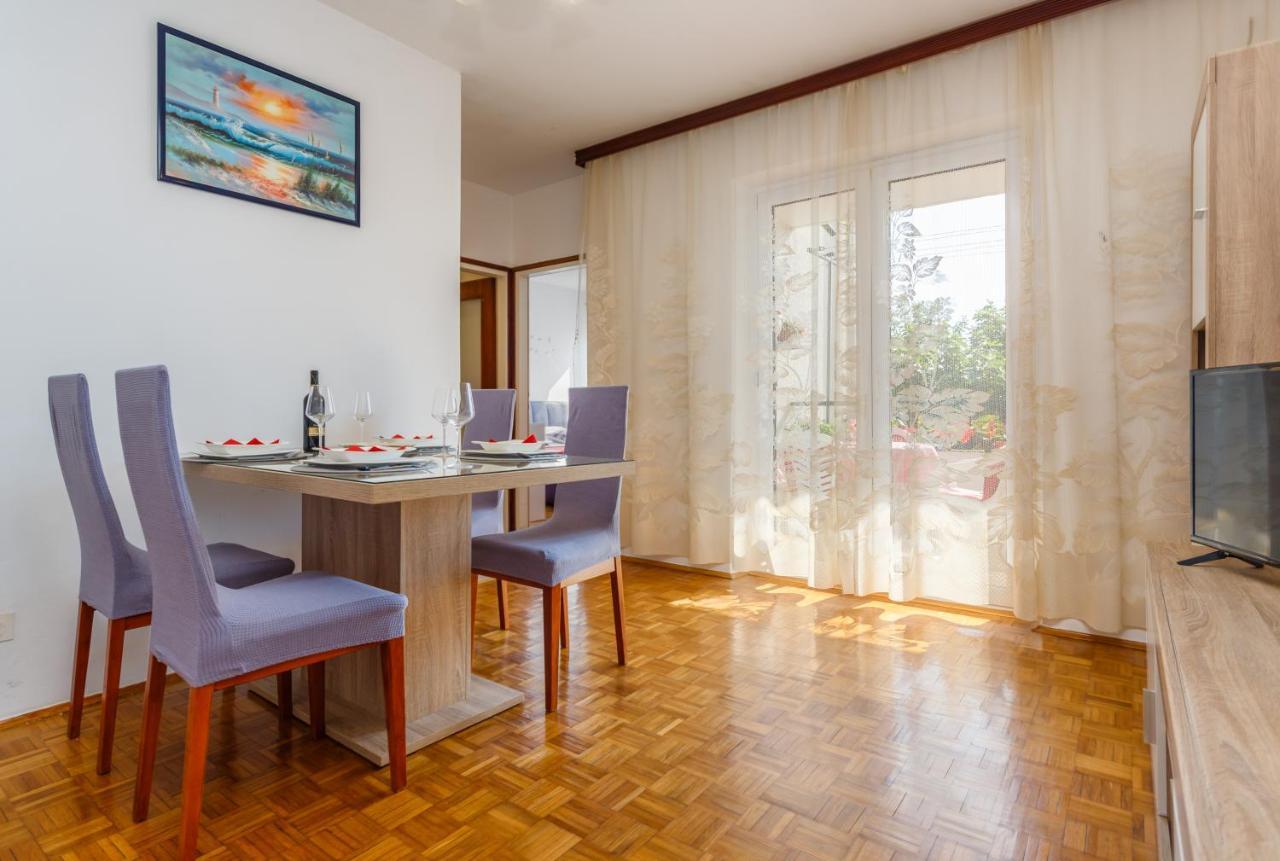 Apartment Dragica Кърк Екстериор снимка