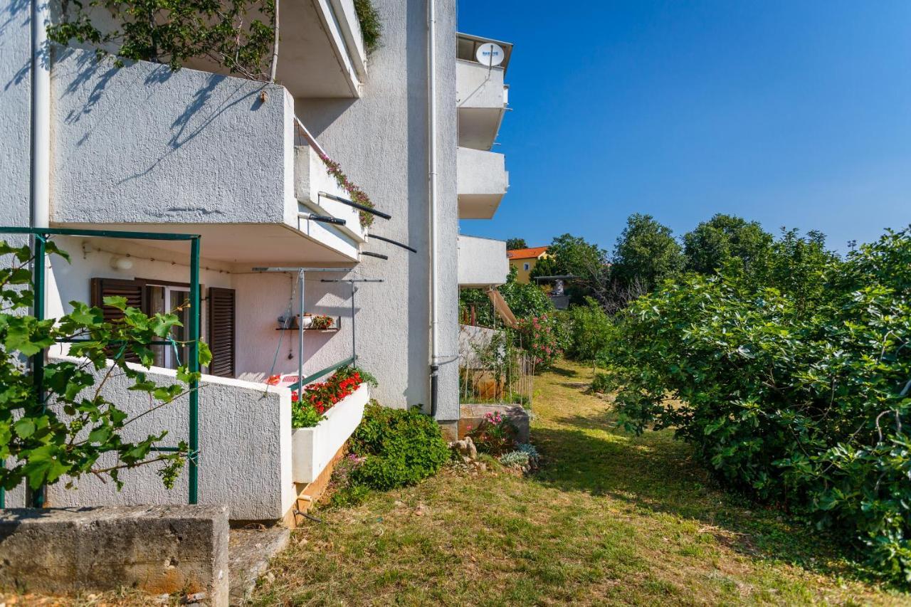 Apartment Dragica Кърк Екстериор снимка