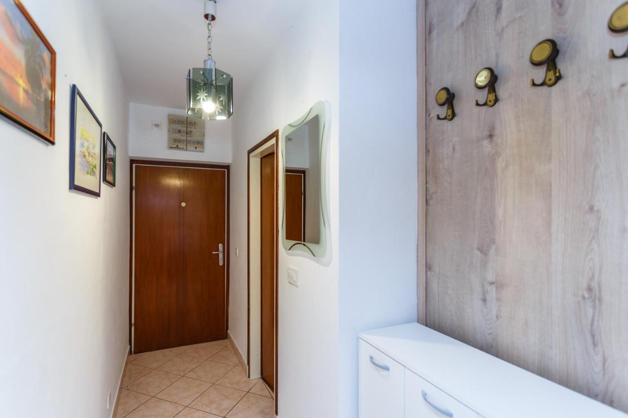 Apartment Dragica Кърк Екстериор снимка