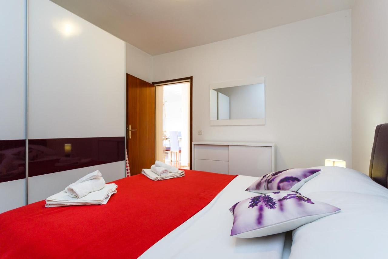 Apartment Dragica Кърк Екстериор снимка