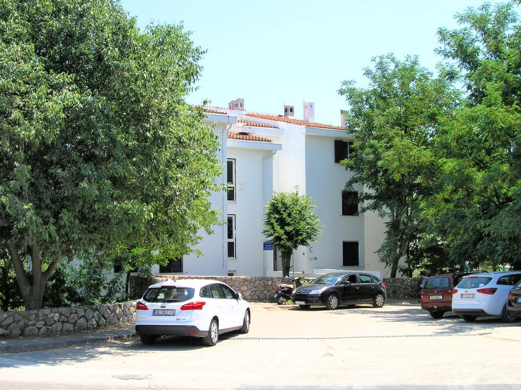 Apartment Dragica Кърк Екстериор снимка